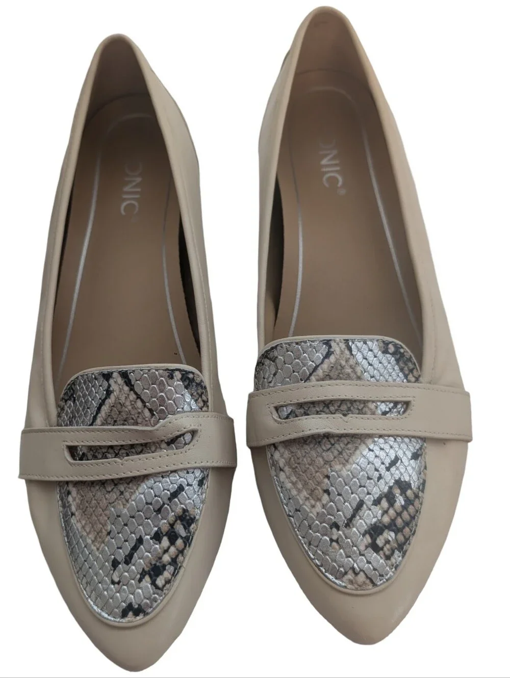 Vionic Savannah Boa Metallic Flats Size 9